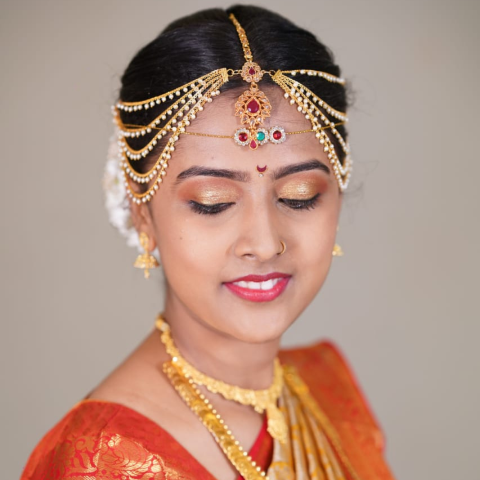 bridal makeup artists near me,best makeup artist in bangalore